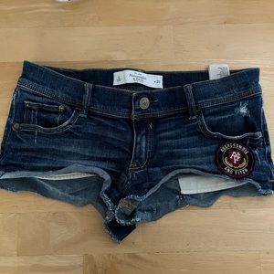 Abercrombie & Fitch women’s denim shorty shorts size 6